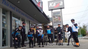 ショップ前集合写真